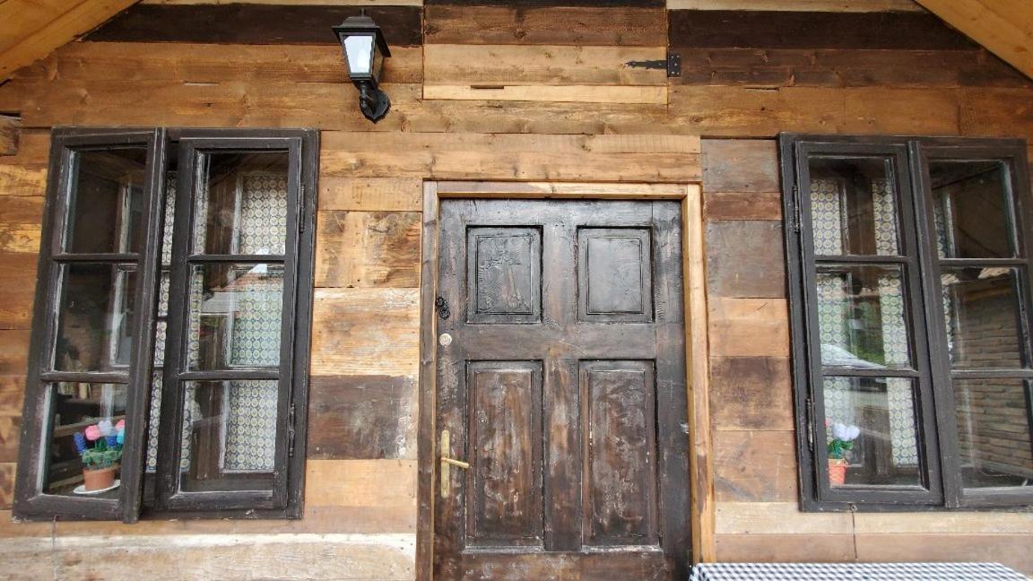 Casa Rustic Feher & Fekete Vendeghazak โซวาตา ภายนอก รูปภาพ