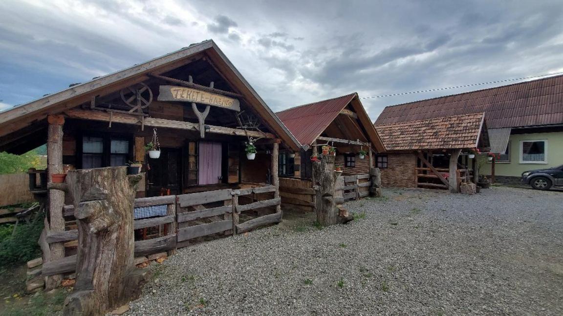 Casa Rustic Feher & Fekete Vendeghazak โซวาตา ภายนอก รูปภาพ