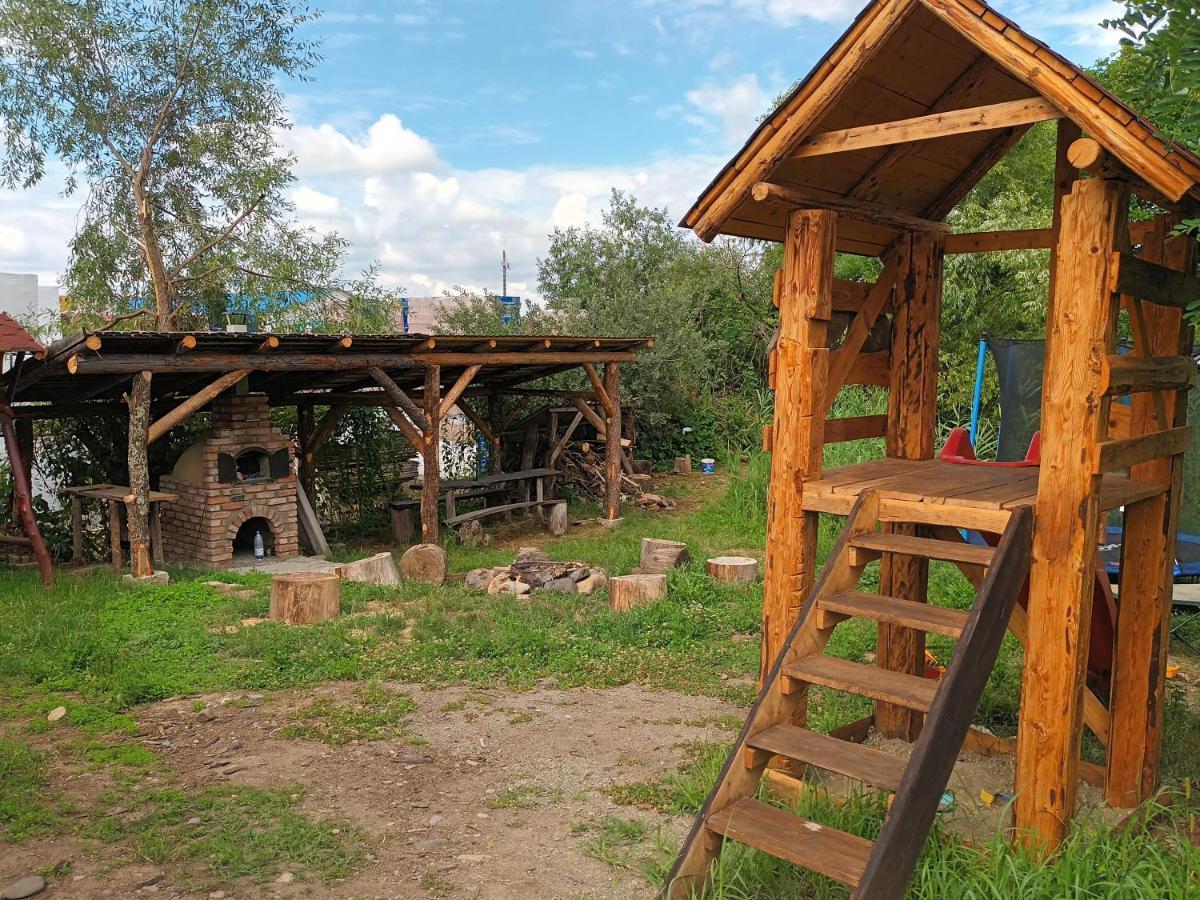Casa Rustic Feher & Fekete Vendeghazak โซวาตา ภายนอก รูปภาพ